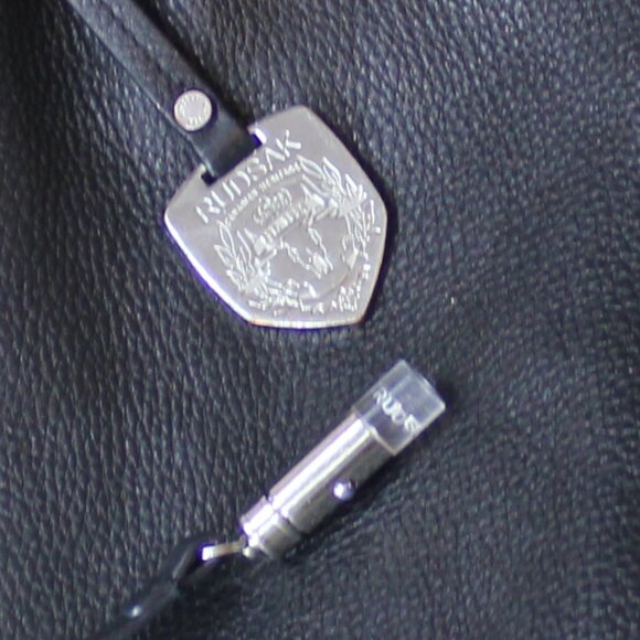 RUDSAK Pebbled Leather Flap Zip Closure Pockets Shoulder Messenger Black Bag - Picture 7 of 9